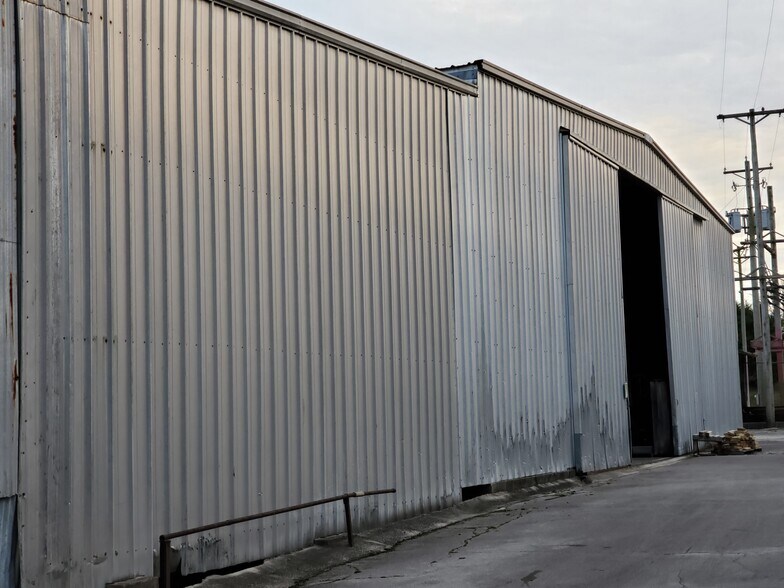 More Photos Of 301 Depot St, McMinnville Manufacturing For Sale