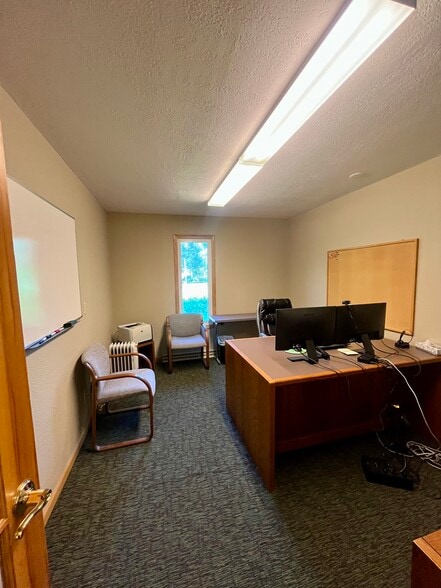 More Photos Of 7989 Lake Dr, Circle Pines Office For Sale