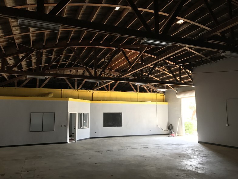More Photos Of 2525 Kansas Ave, Riverside Manufacturing For Sale