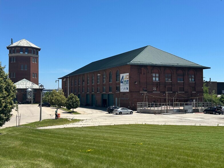 More Photos Of 2215 W Mount Vernon Ave, Milwaukee Freestanding For Sale