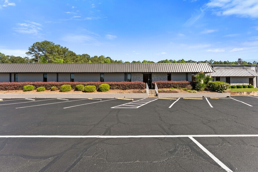 More Photos Of 154 Industrial Park Cir, Lawrenceville Manufacturing For Lease