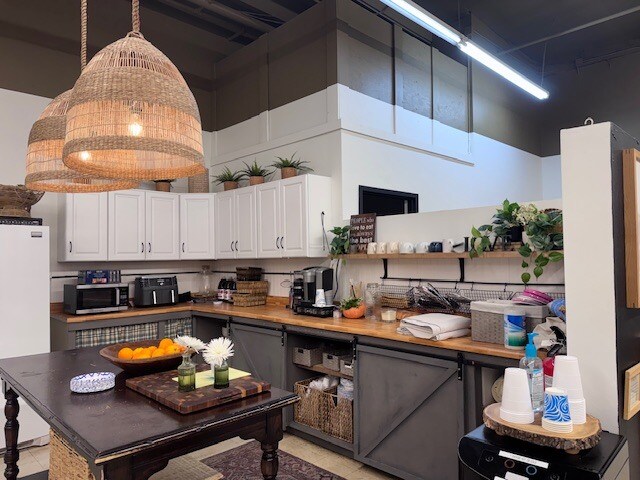 More Photos Of 1941-1945 Las Plumas Ave, San Jose Warehouse For Sale