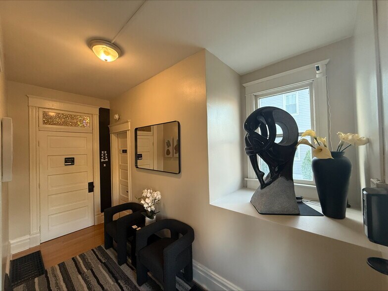 More Photos Of 232 S Buchanan St, Edwardsville Office Residential For Lease