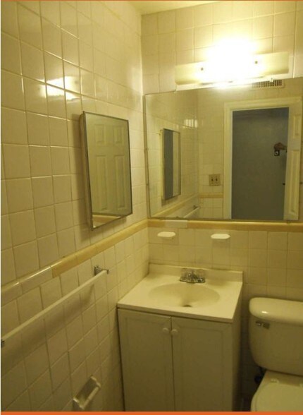 More Photos Of 3146 Buena Vista Ter SE, Washington Apartments For Sale