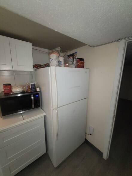 More Photos Of 1458 W 32nd St, Indianapolis Apartments For Sale