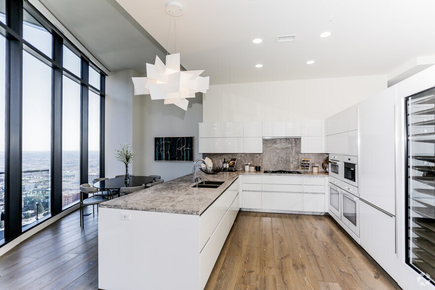 More Photos Of 1200 S Figueroa St, Los Angeles Apartments For Lease