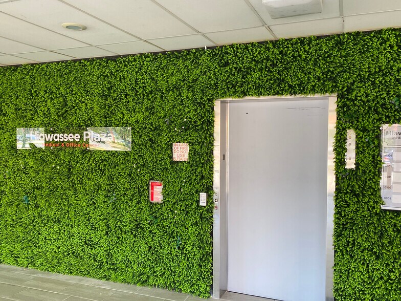 More Photos Of 6801-6925 W Colonial Dr, Orlando Unknown For Lease