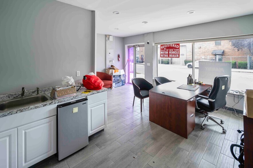 More Photos Of 507 Eagle Ave, West Hempstead Freestanding For Sale