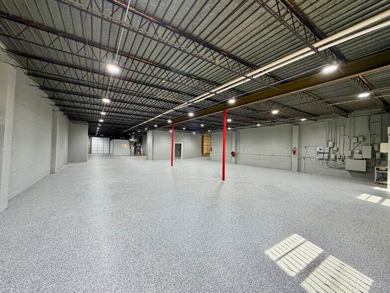 More Photos Of 908 SW 5th St, Oklahoma City Warehouse For Lease