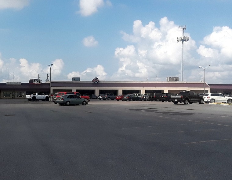 More Photos Of 1514 S 77 Sunshine Strip, Harlingen Unknown For Lease