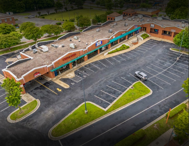 More Photos Of 709 E Market St, Greensboro Unknown For Lease