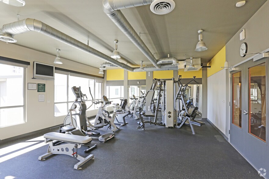 More Photos Of 707-777 G St, San Diego Apartments For Lease