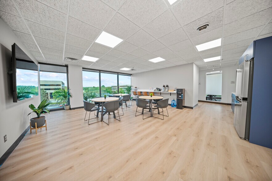 More Photos Of 4807 Rockside Rd, Independence Coworking Space