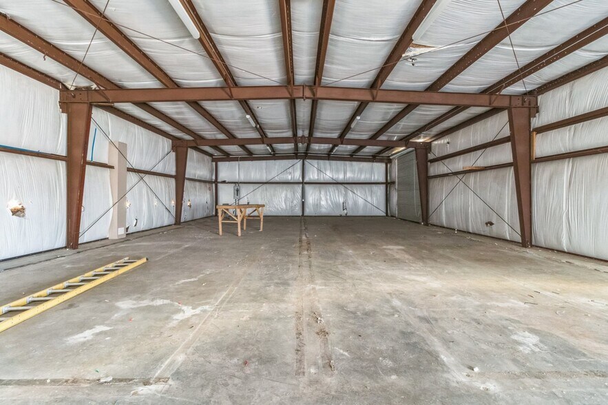 More Photos Of 17265 Darwin Ave, Hesperia Service For Lease