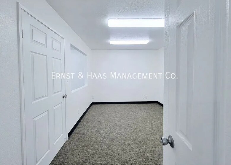 More Photos Of 5540 Atlantic Ave, Long Beach Office Residential For Lease