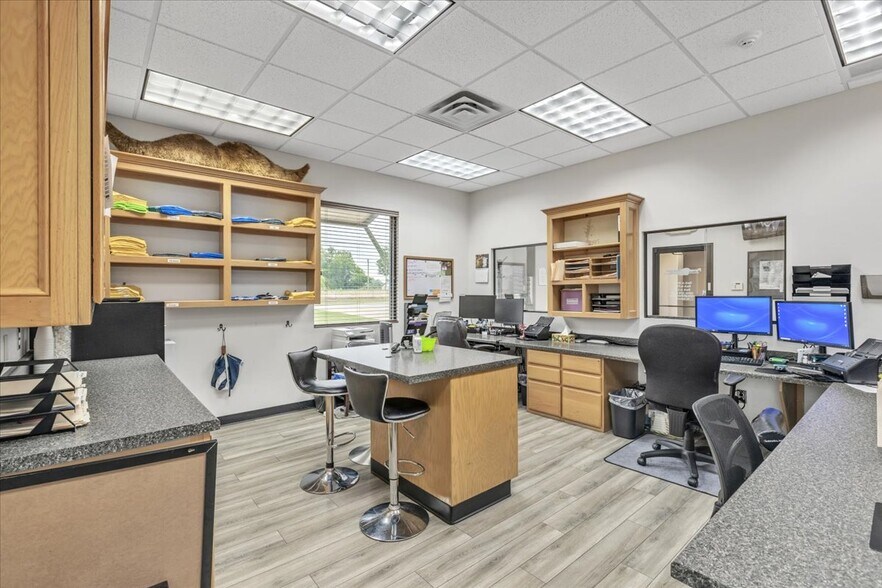 More Photos Of 304 S 29th St, Chickasha Medical For Sale