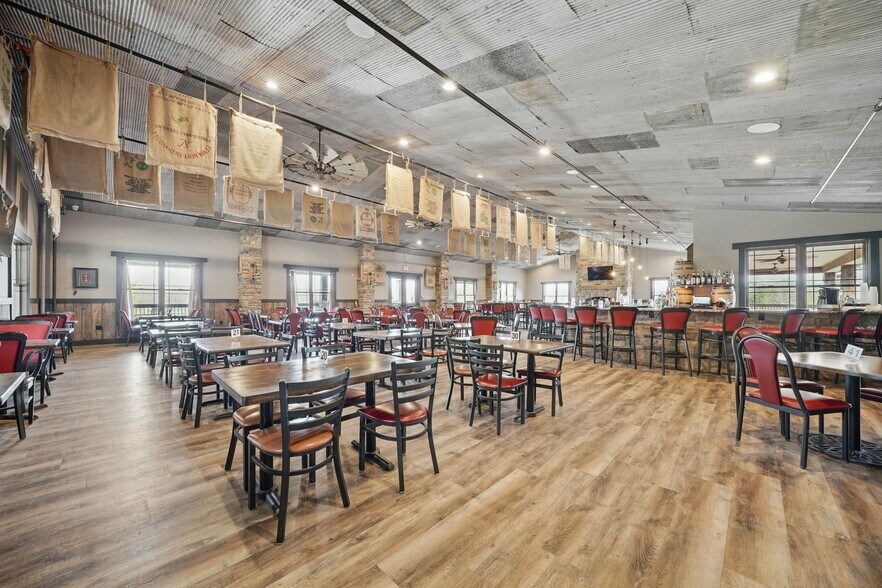 More Photos Of 3960 Highway Z, Wentzville Winery Vineyard For Sale
