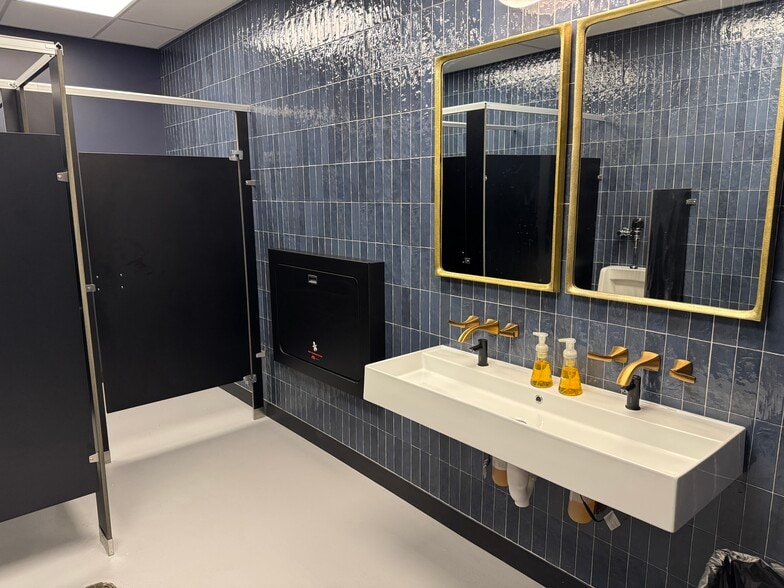 More Photos Of 19 Erie Blvd, Albany Apartments For Lease