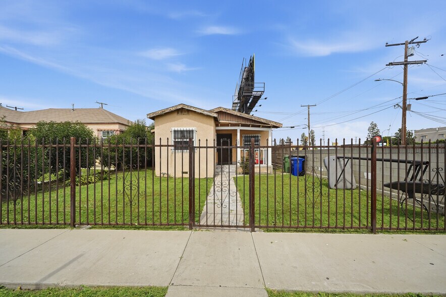 More Photos Of , Los Angeles Unknown For Sale