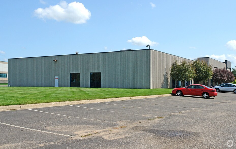 More Photos Of 711 N Hale Ave, Saint Paul Light Manufacturing For Sale