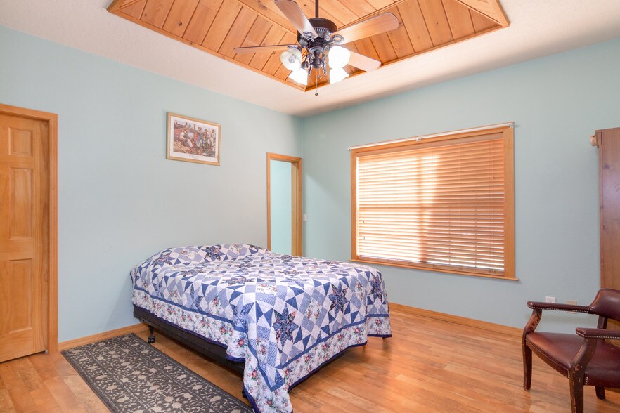 More Photos Of 5702 Pebble Ridge Dr, Milton Medical For Sale