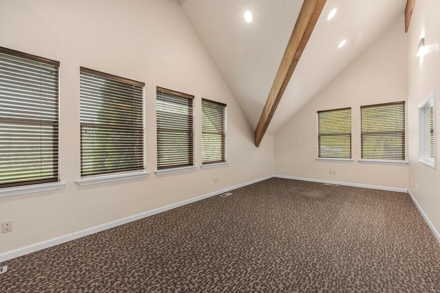 More Photos Of 204 4th, Dover Office For Lease