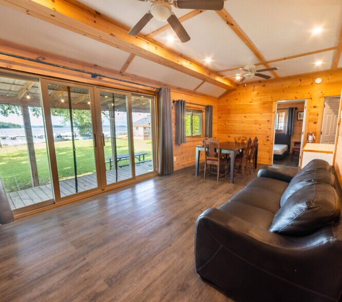 More Photos Of 252 Dunnette Landing Rd, Roseneath Hotel For Sale