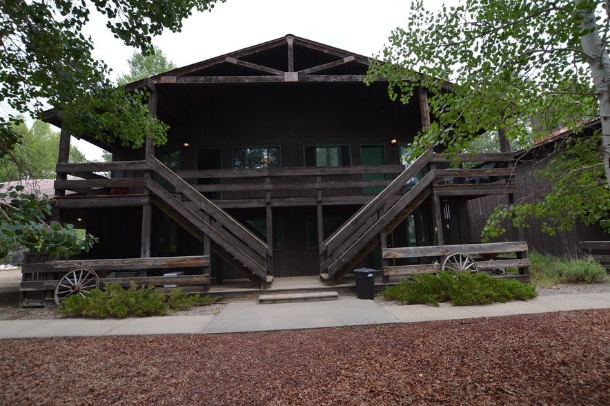 More Photos Of 1412 W Gunnison Ave, Gunnison Apartments For Sale