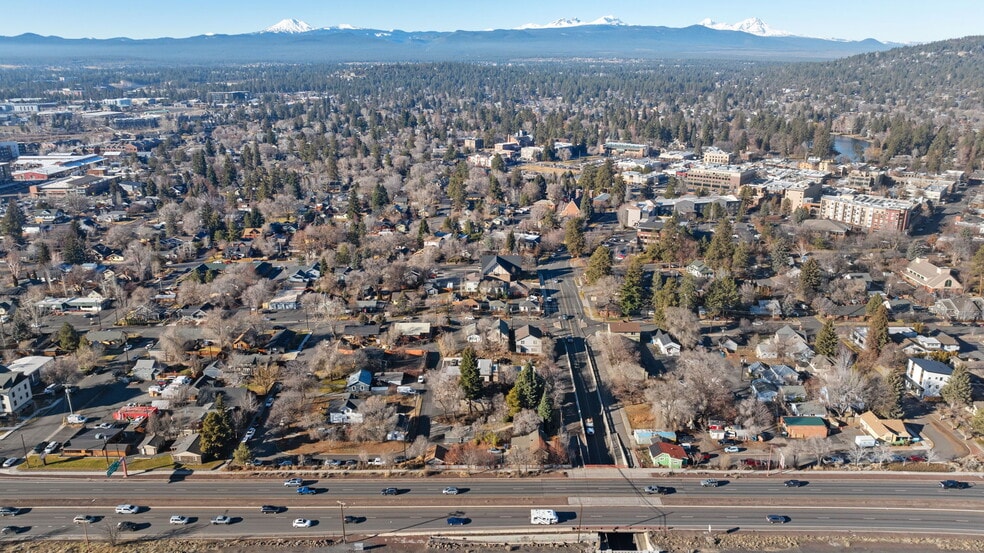 More Photos Of 15 NW Franklin Ave, Bend Office For Sale