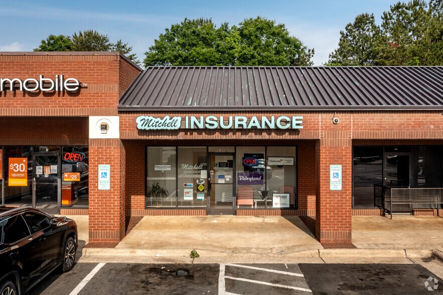 More Photos Of 6701 N Tryon St, Charlotte General Retail For Sale