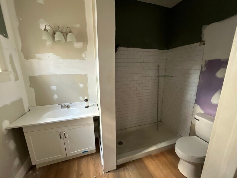 More Photos Of 1708 Mechanicsville Tpke, Richmond Multifamily For Sale