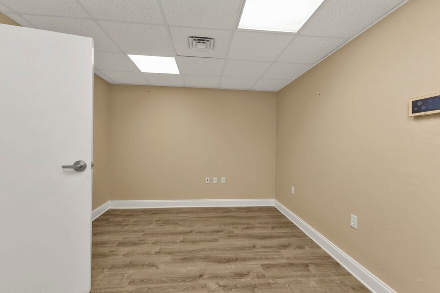 More Photos Of 128 W Charlotte Ave, Punta Gorda Office Residential For Sale