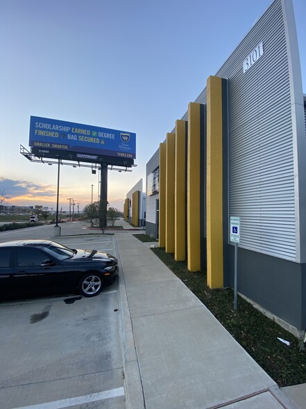 Primary Photo Of 3111 IH 30, Dallas Light Distribution For Lease