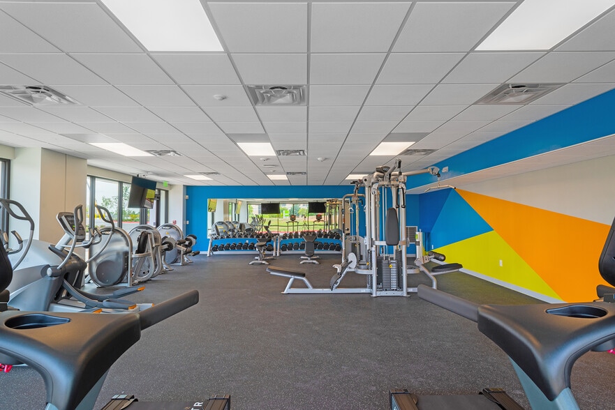 More Photos Of 5111-5115 W JB Hunt Dr, Rogers Unknown For Lease