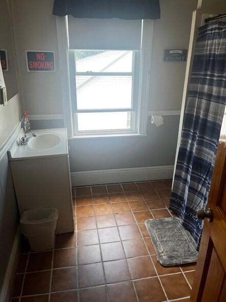 More Photos Of 46 Main St, Bridgewater Hotel For Sale