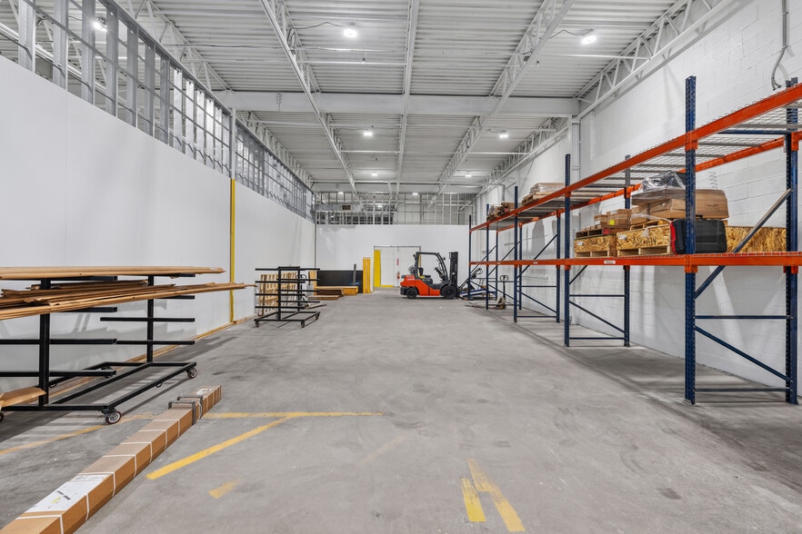 More Photos Of 14 Home News Row, New Brunswick Warehouse For Lease