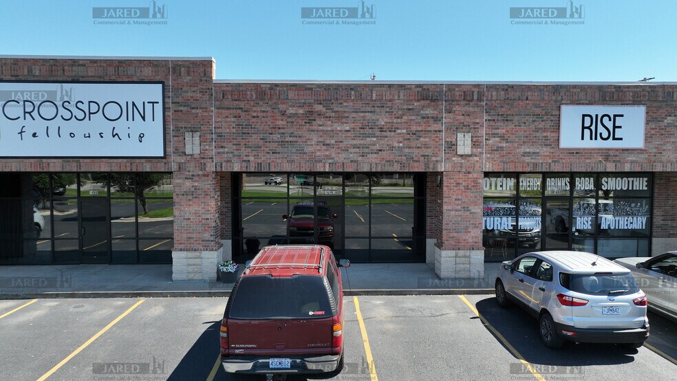 More Photos Of 1600-1694 US Highway 60 E, Republic Storefront Retail Office For Lease