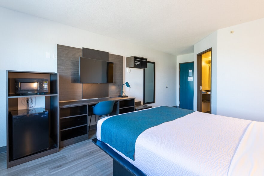 More Photos Of 65 S Grand Ave, Fort Lupton Hotel For Sale