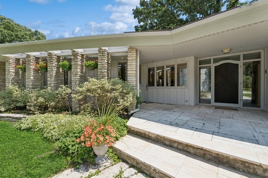 More Photos Of W1800 County Road B, Genoa City Specialty For Sale