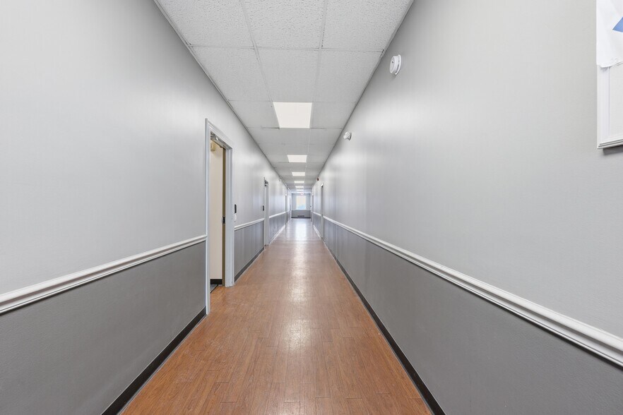More Photos Of 899 E Broad St, Columbus Medical For Lease
