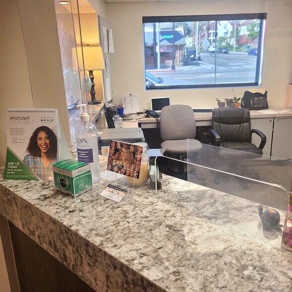 More Photos Of 1305-1307 N San Fernando Blvd, Burbank Flex For Sale