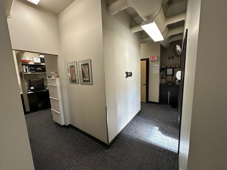 More Photos Of 4306 Richmond Rd SW, Calgary Medical For Sale