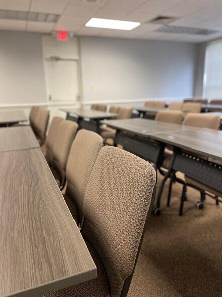 More Photos Of 2303 Dawson Rd, Albany Office For Lease