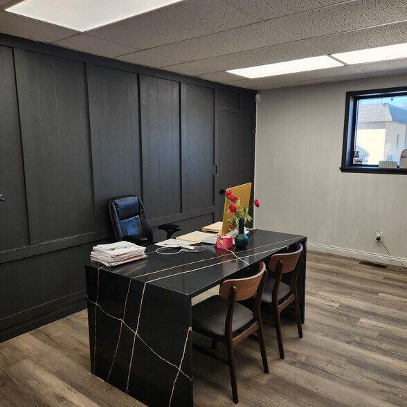 More Photos Of 2002 Zettler Rd, Columbus Flex For Lease