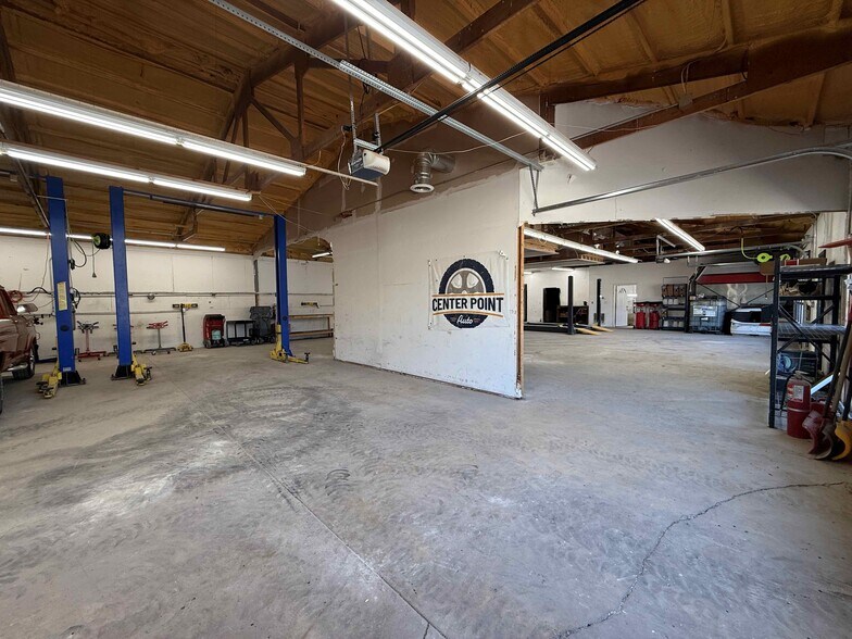 More Photos Of 209 Franklin St, Center Point Service Station For Sale