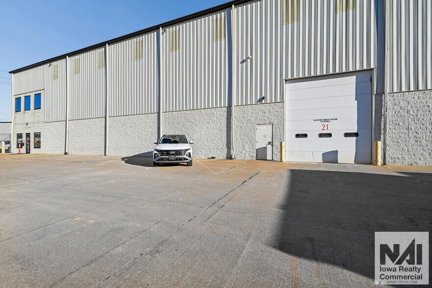 More Photos Of 4600-5000 20th Ave SW, Cedar Rapids Warehouse For Lease