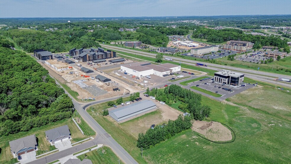 More Photos Of 4740 Bourbon St, Eau Claire Warehouse For Lease