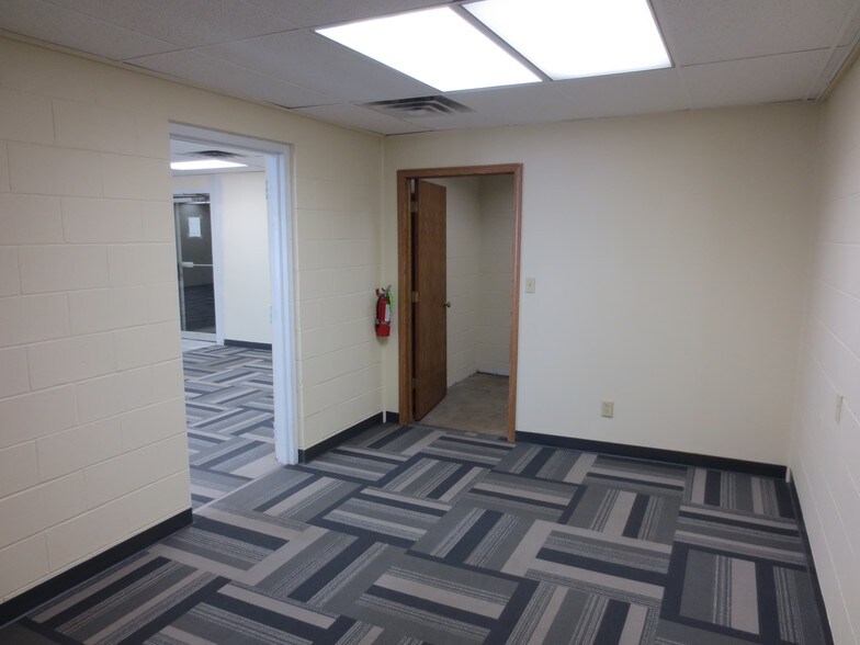 More Photos Of 2233 49th Ave N, Minneapolis Warehouse For Sale