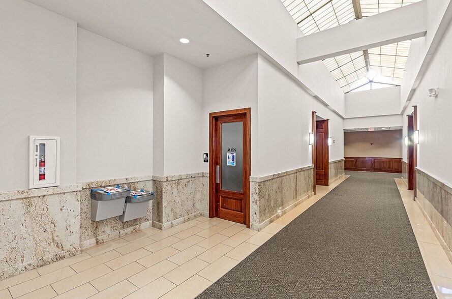 More Photos Of 1776 Legacy Cir, Naperville Medical For Lease