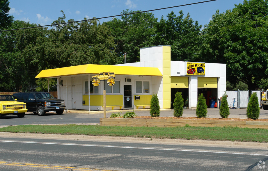 Primary Photo Of 6106 Vernon Ave, Edina Service Station For Sale